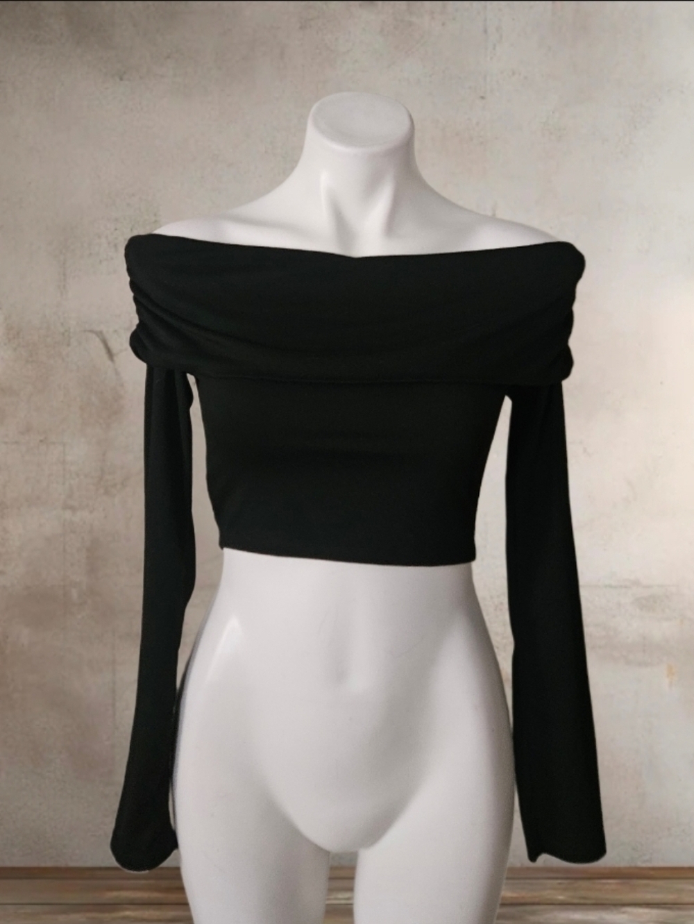MUSERA/ Off-Shoulder Black Cropped Long-Sleeve Top Small